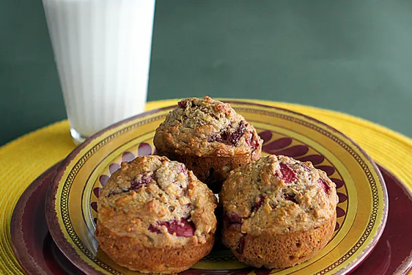 Banan- og bærmuffins