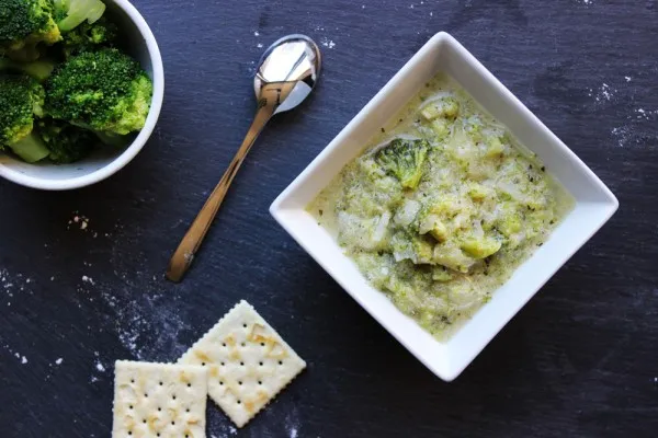 Cremet broccolisuppe