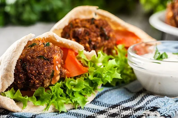 Falafelsandwich med yoghurt