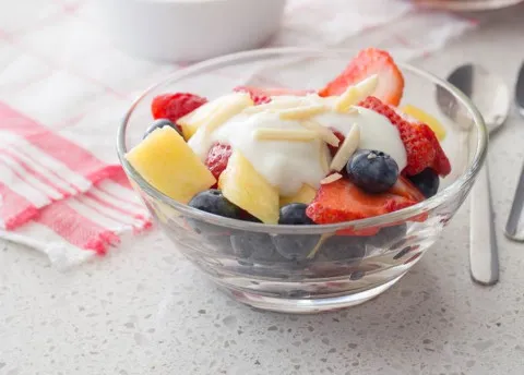 Frugtsalat med yoghurt