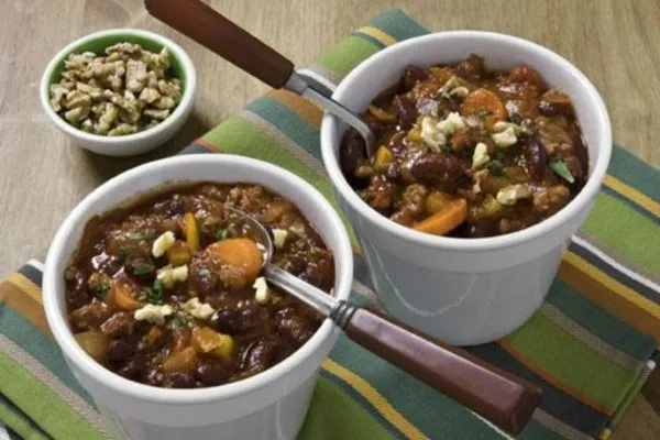 Genial chili toppet med valnødder