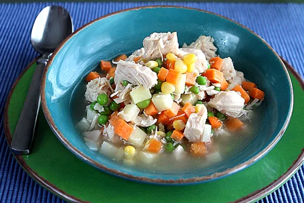 Grøntsagssuppe med kylling