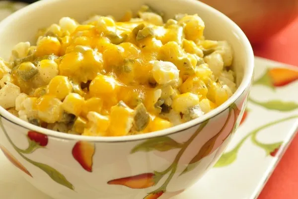 Hominy med chili og ost