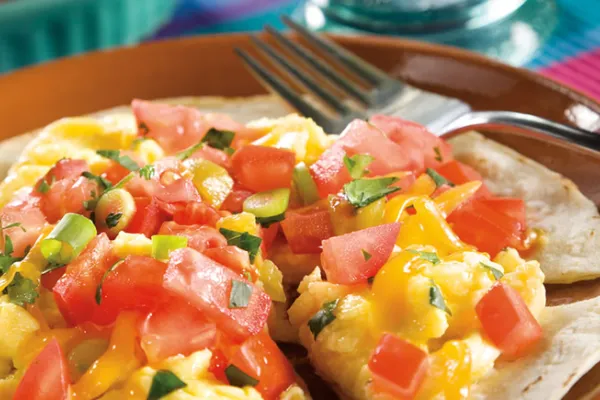 Huevos rancheros med frisk salsa