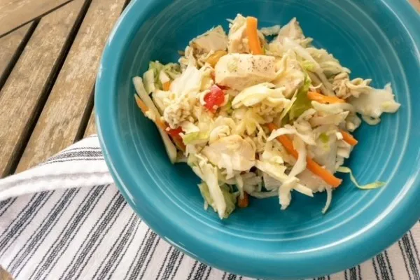 Kyllingesalat med ramennudler