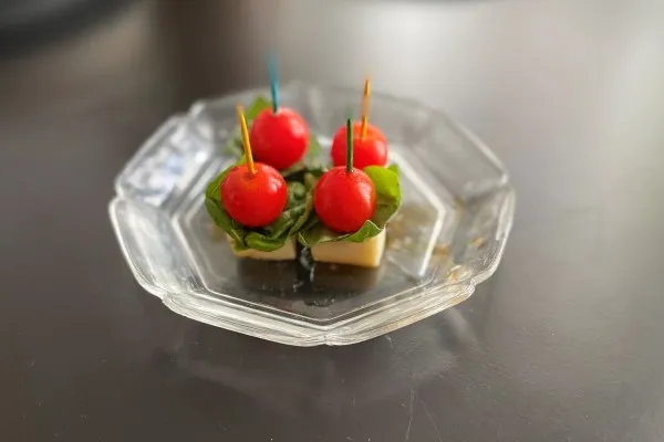 Mini-caprese på spyd