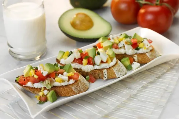 Morgenmadsbruschetta med avocado