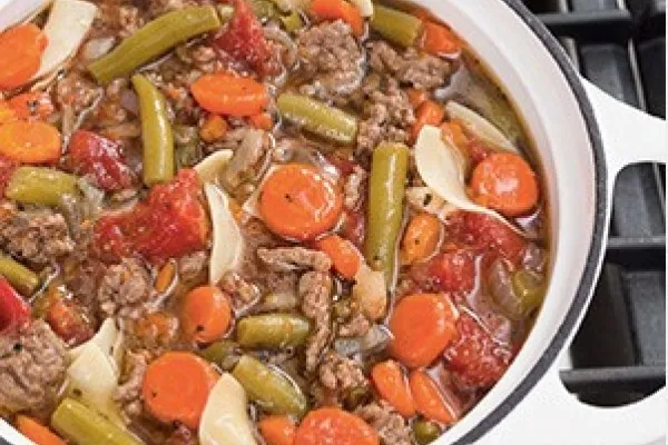 Oksekød- og grøntsagssuppe