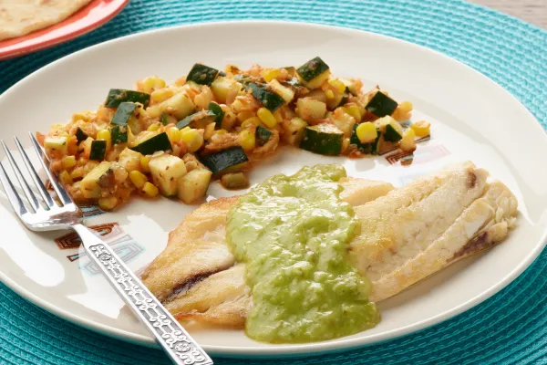 Panstegt tilapia med tomatillosalsa