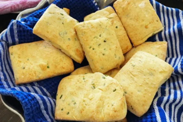 Parmesan- og purløgsboller