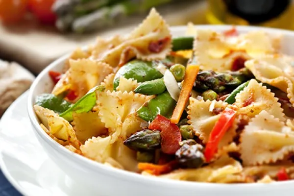 Pasta primavera i spaghettisauce