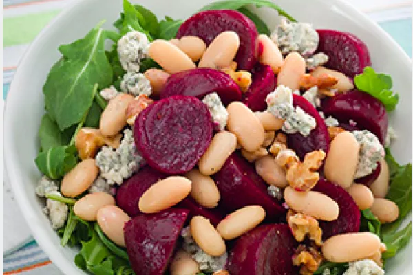 Rødbede- og hvide bønner-salat