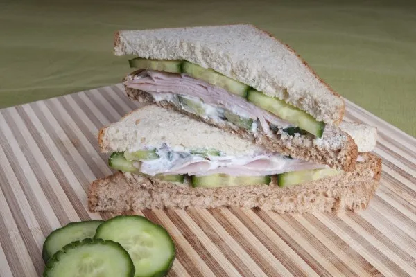 Sandwich med kalkun og agurk