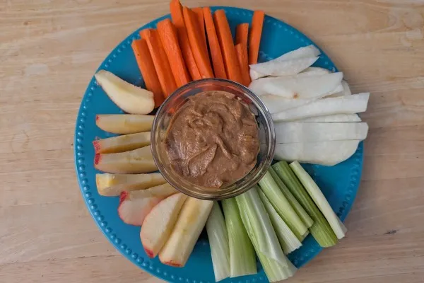 Sød og salt dip med peanutbutter