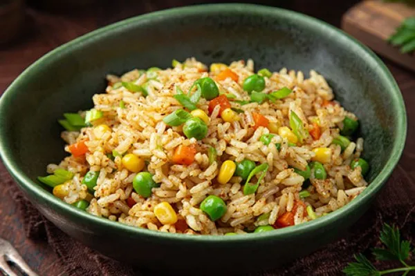 Stegte ris med grøntsager