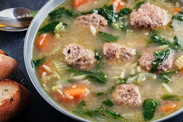 Suppe med kødboller