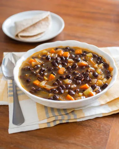 Suppe med sorte bønner