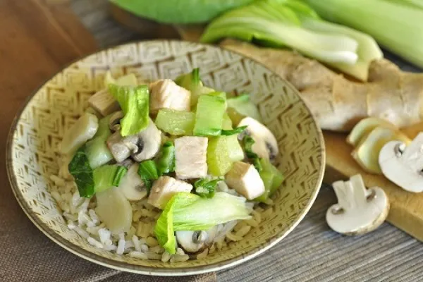 Wok med grøntsager og kalkun